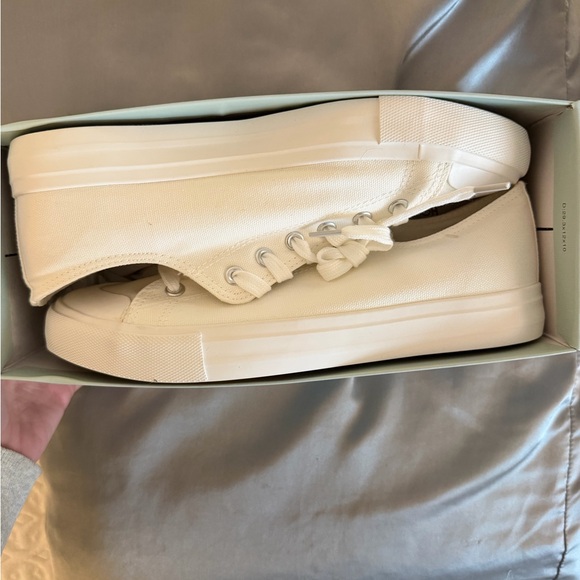 JENN ARDOR Women's Off-White Canvas Sneakers - Picture 3 of 4